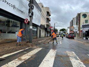 Máquinas e equipes de Criciúma serão enviadas para atender municípios atingidos pelas chuvas em SC