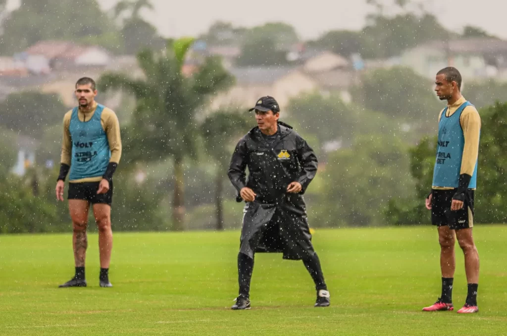 Treino do Criciúma comandado por Zé Ricardo