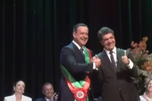 Vaguinho Espíndola é empossado prefeito de Criciúma