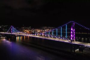 Ponte Hercílio Luz em Florianópolis será interditada para apresentação com drones nesta segunda