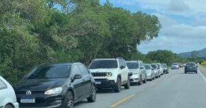 Trânsito em Florianópolis começa o ano com lentidão nas principais vias de retorno das praias