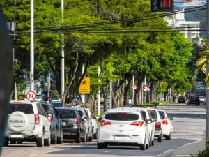 Cerca de R$ 800 mil são economizados com renovação de contrato de estacionamento rotativo em Itajaí