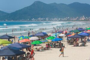Viroses de verão: alta no litoral exige cuidados e prevenção