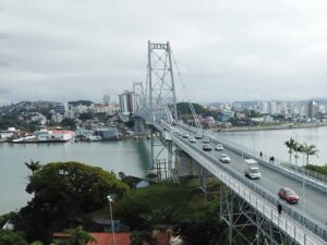 Testes de mobilidade na Ponte Hercílio Luz resultam em redução de 30 a 50% no tempo de percurso