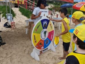 Jurerê recebe ação educativa para reduzir lixo