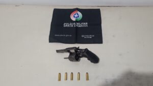 Homem é preso por posse irregular de revólver em SC
