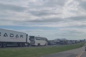 BR-101: fila quilométrica permanece entre Criciúma e Içara