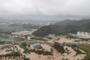 Previsão do tempo: chuva, eventuais quedas de granizo e calor de quase 40°C