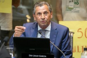 Como será a relação entre Júlio Garcia e Jorginho?
