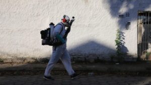 Campeche recebe aplicação de inseticida contra a dengue nesta terça
