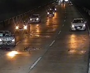 VÍDEO: Motorista colide com mureta em túnel de Florianópolis