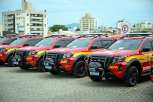 Bombeiros de SC recebem 15 novas viaturas para ações emergenciais