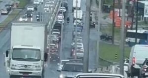 Chuva provoca congestionamento de 16 km na SC-401