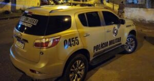 Trio suspeito de roubo de carro no Litoral Norte de SC é preso após fuga
