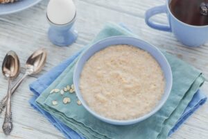 Mingau de aveia proteico: receita fácil, saudável e nutritiva