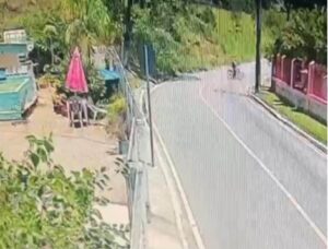 Ladrão é flagrado furtando casa em Palhoça