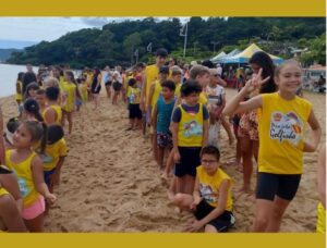 Programa Golfinho forma 300 crianças na Praia de Fora