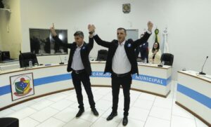 Júnior de Abreu toma posse para segundo mandato em Garopaba