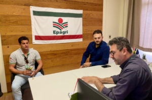 Fortalecimento da Agricultura e Pesca Artesanal de Pescaria Brava é discutida