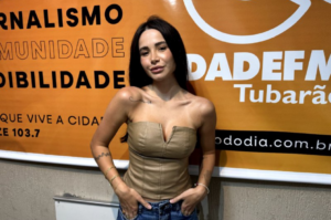 Brasileira que venceu o ‘Big Brother’ Portugal visita família em Tubarão