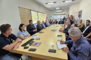 Prefeito de Tubarão se reúne com consórcios e associações para conhecer projetos regionais