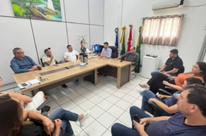 Prefeito e vice reúnem novos secretários e apresentam gestores às equipes
