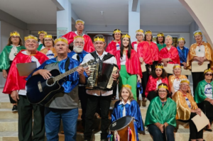 Terno de Reis ilumina a noite de Gravatal com tradição e cultura