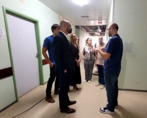 Secretário visita hospital e anuncia R$ 6,2 milhões em reformas