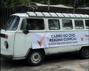 ‘Carro dos ovos’ estaciona no Projac e diverte fãs do BBB 25