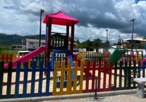 Praça projetada é inaugurada em Pescaria Brava