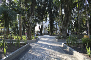 Praça Nereu Ramos recebe Central de Empregos