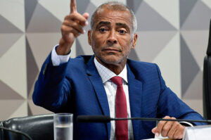 Romário apresenta relatório à CPI das apostas