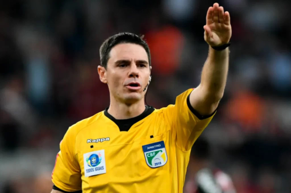 Rodrigo d'Alonso Ferreira irá apitar Criciúma x Marcílio Dias