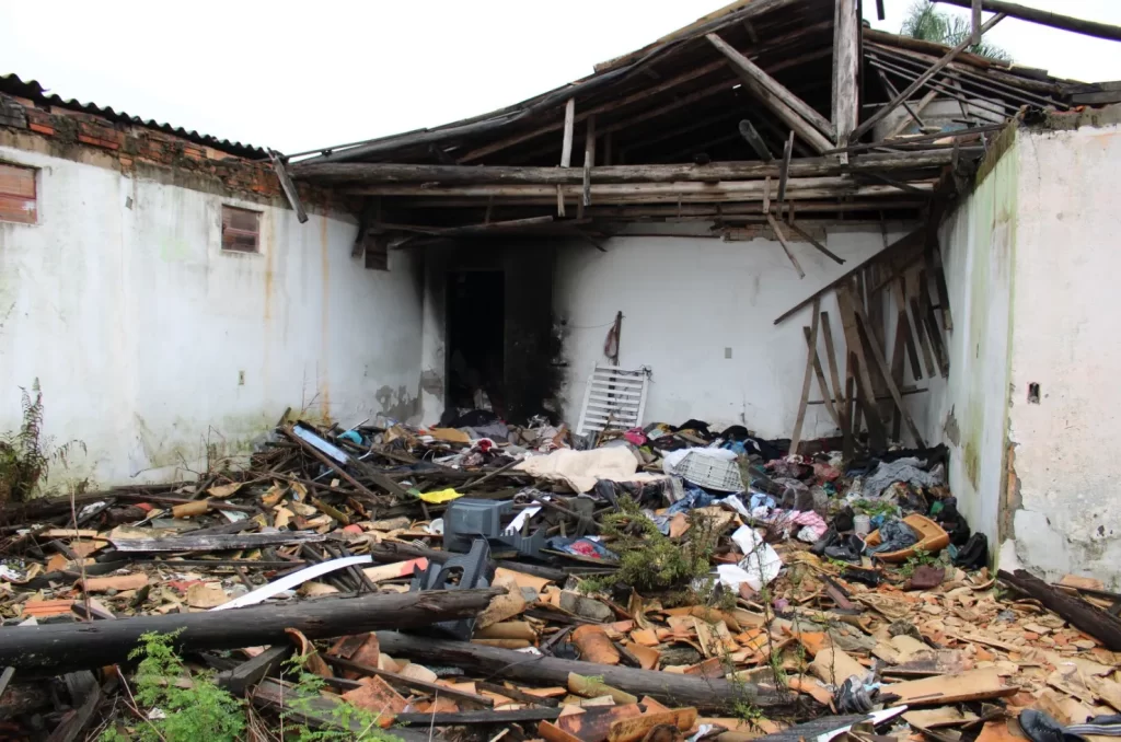 Cerca de 150 imóveis estão abandonados em Criciúma