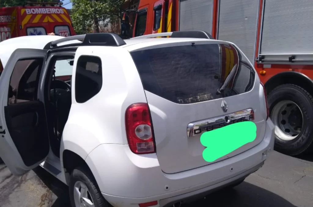 Colisão entre dois veículos no centro de Criciúma