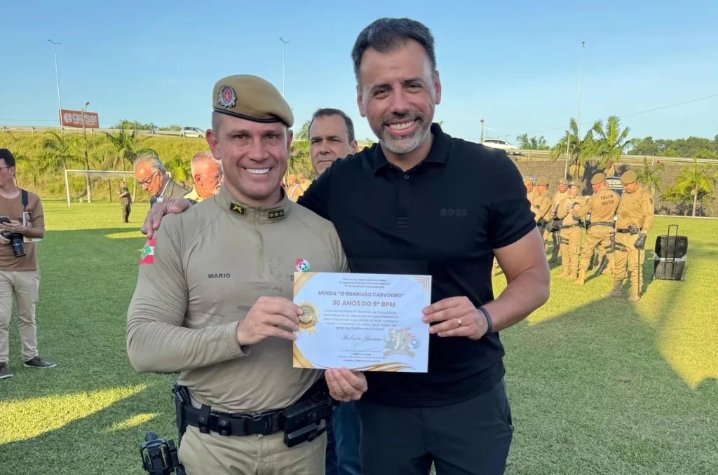 Comemoração dos 30 anos do 9º BPM com homenagens e promoções em solenidade realizada em Criciúma