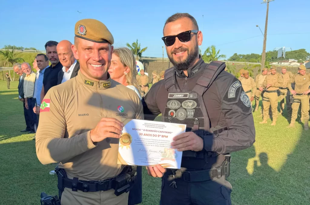 Comemoração dos 30 anos do 9º BPM com homenagens e promoções em solenidade realizada em Criciúma