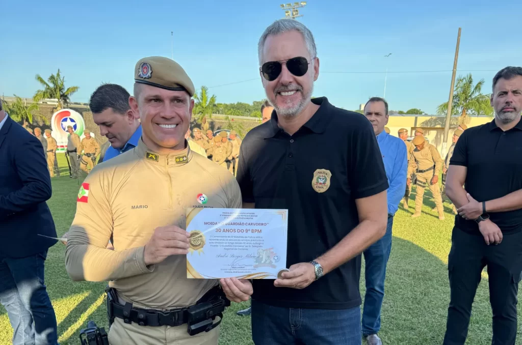 Comemoração dos 30 anos do 9º BPM com homenagens e promoções em solenidade realizada em Criciúma