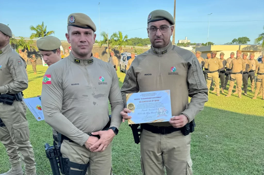 Comemoração dos 30 anos do 9º BPM com homenagens e promoções em solenidade realizada em Criciúma