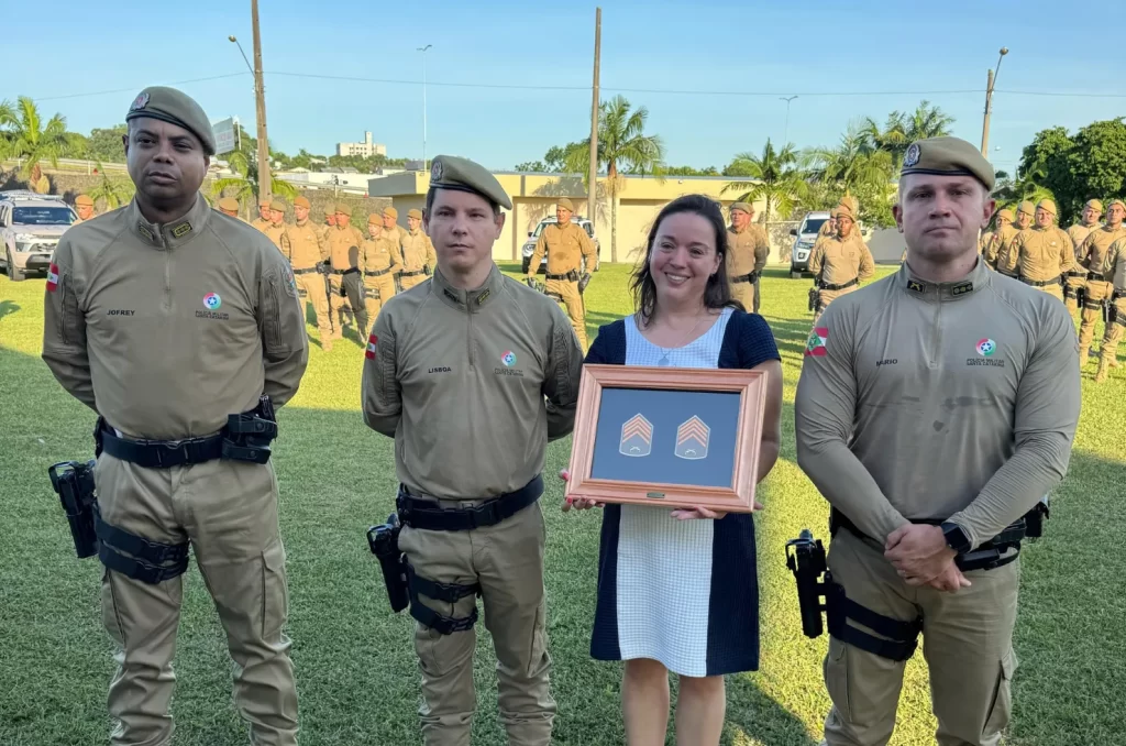 Comemoração dos 30 anos do 9º BPM com homenagens e promoções em solenidade realizada em Criciúma