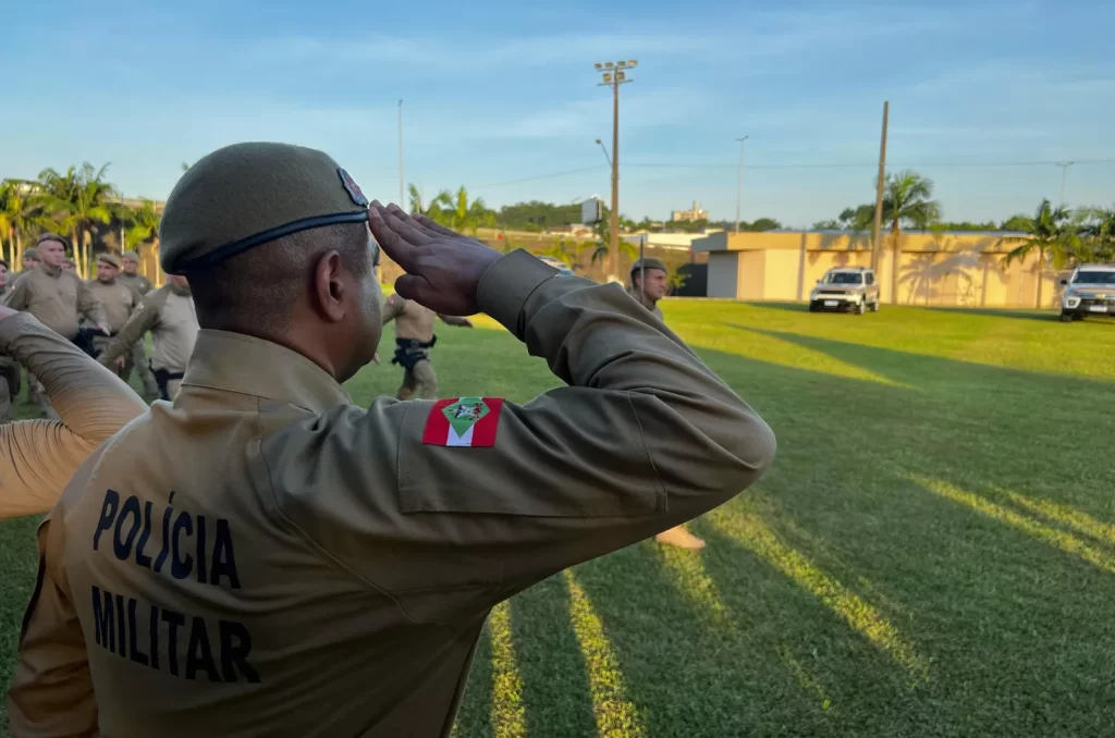 Comemoração dos 30 anos do 9º BPM com homenagens e promoções em solenidade realizada em Criciúma