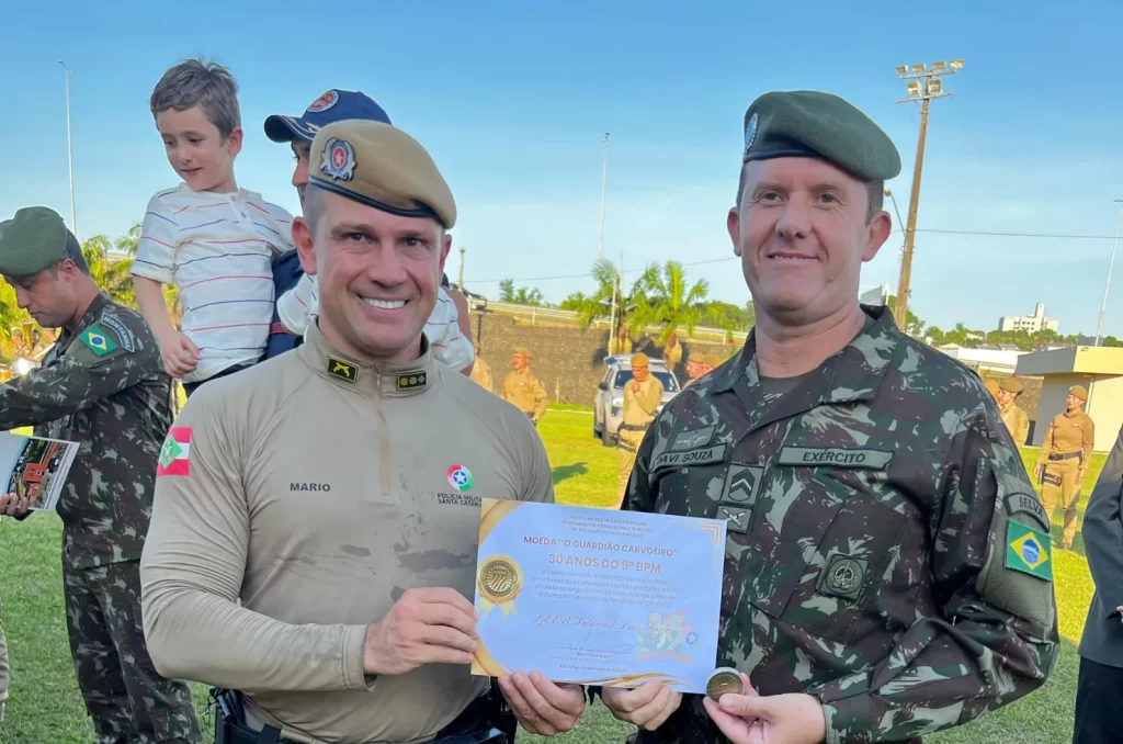 Comemoração dos 30 anos do 9º BPM com homenagens e promoções em solenidade realizada em Criciúma