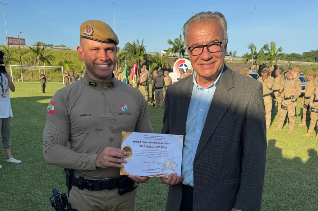 Comemoração dos 30 anos do 9º BPM com homenagens e promoções em solenidade realizada em Criciúma