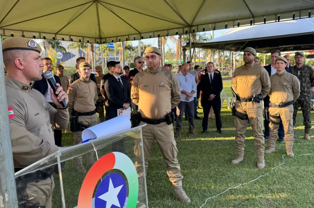 Comemoração dos 30 anos do 9º BPM com homenagens e promoções em solenidade realizada em Criciúma