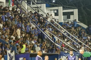 De avô para neto: Caravaggio exalta jogo com o Tigre