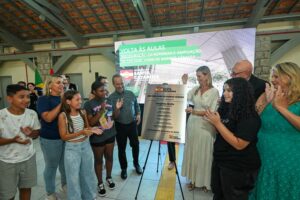 Governador entrega reformas em escolas em Floripa
