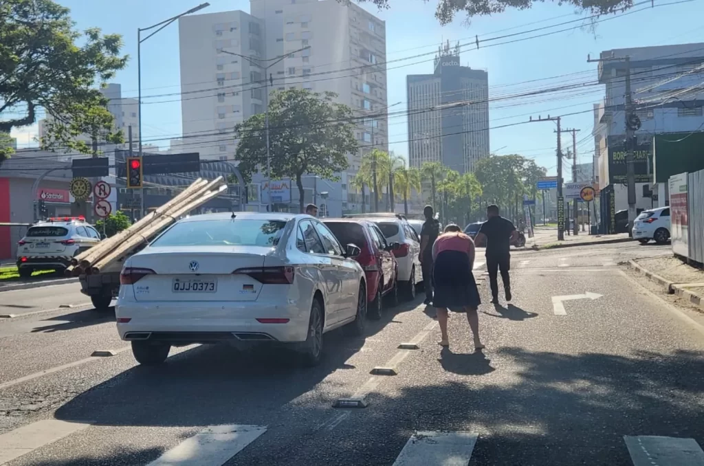 Engavetamento no Centro de Criciúma