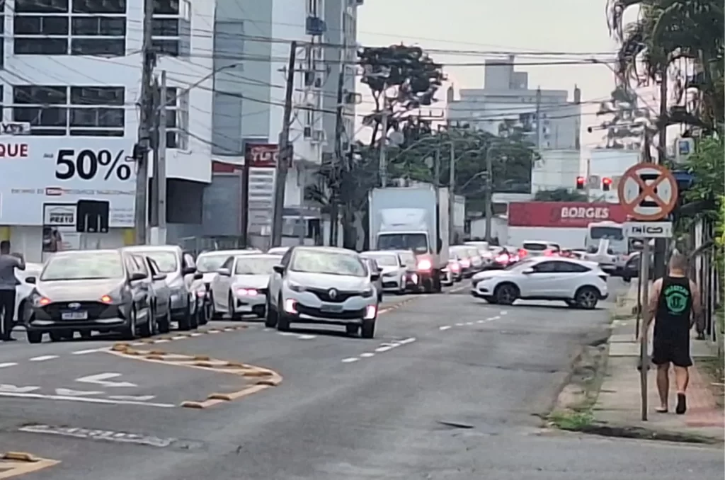 Engavetamento no Centro de Criciúma