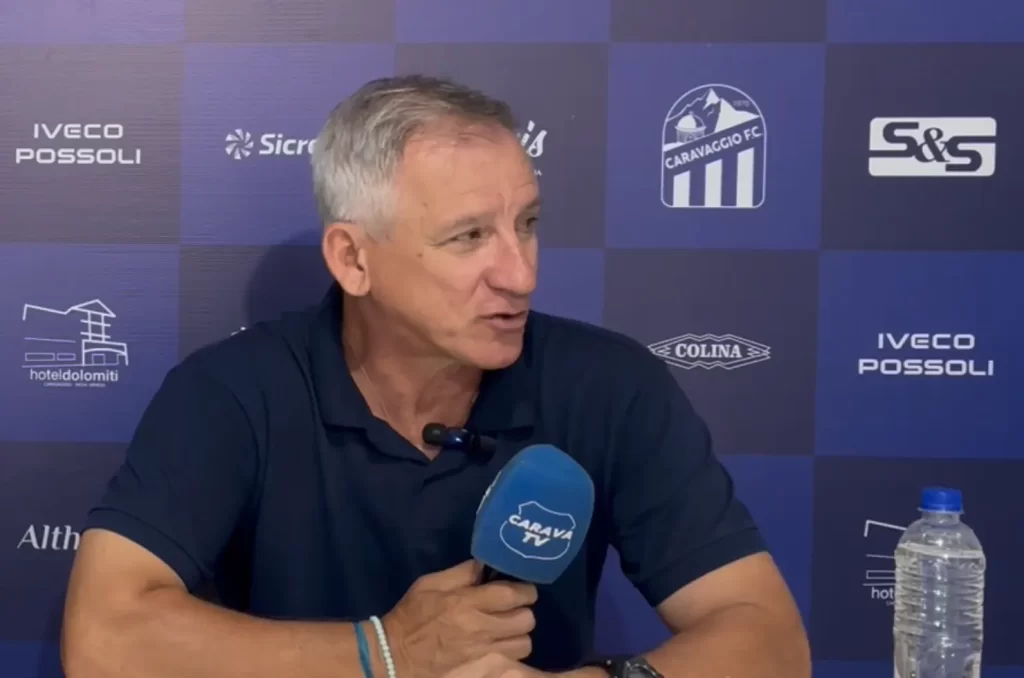 Luís Carlos Cruz durante coletiva após a vitória contra o Hercílio Luz