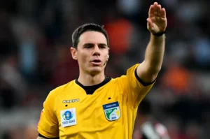 FCF divulga arbitragem para Criciúma x Santa Catarina